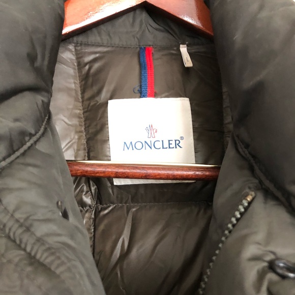 MONCLER Front Pocket Olive Green Puffer - Picture 2 of 8